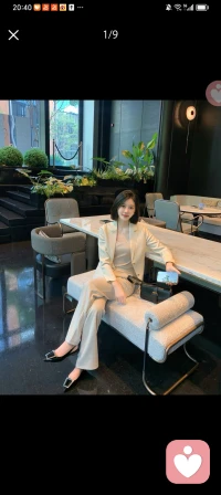 如果你总觉得自己不够好，那就去跑步，跑到大汗淋漓，跑到喘不上气，那时候你脑子里只会有一个念头，活着真好。配图