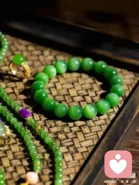 我认为真诚就是必杀技，一段感情如果100%付出了真诚以待，毫无保留，无愧于心过，最后还是没能在一起，那说明两个人不合适，也有可能是那个人根本接不住我们的真诚，最起码我们为了一段感情，100%付出，这段感情我们再回想之后是毫无遗憾的，不能因为别人接不住我们的真诚，我们就去改变自己，人要勇敢的做自己，不要为不合适的人而去改变自己，后面哪怕两个人真的相守一辈子，可能也并不开心，只能说一段感情的好坏，一定要坚守住本心，不能没有自信，不能毫无底线的迷失自己配图