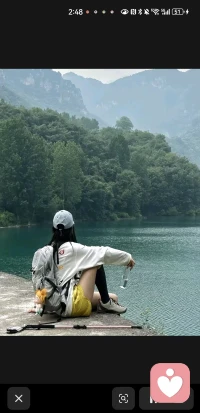 请你一定要成为自己的贵人！
人生这趟旅程
有温暖的阳光 也有刺骨的寒风
 
有人喜欢你 关心你
把你的感受放在心上
也有人讨厌你 冷落你
让你感到委屈与孤独
但无论如何
做好自己 问心无愧
才是最重要的
 
生命中的每一次境遇
都是刚刚好的安排
被人疼惜 是一种幸运
被人伤害 则是一场修炼
你可以先成为自己的贵人
渡人如渡己 渡己亦渡人
 
你可以是自己的贵人
先让自己变好 再去影响身边的人
人与人之间 就像能量的共振
彼此影响 互相成就

别人如何对待你
往往是你内在状态的映照
所以遇见谁 经历什么
不全是偶然 而是命运的安排
所有的人事物
都是生命课堂的一部分
 
当你愿意把自己照顾好
让自己变得更稳定
你散发的气场
就会吸引对的人靠近
所以 把自己照顾好 处处皆是贵人
请你 一定要成为自己的贵人配图