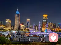 年轻时候真好，别人说什么都信，现在就像安了个反诈系统，别人说什么都想笑。 父母把我教成了一个正直善良，不给别人添麻烦的人。遇事我总是换位思考，为别人而考虑。可长大后才发现，这世间根本没有那么多的将心比心。三观告诉我要真诚善良的对待每一个人，但经历告诉我，不是每个人都值得你真心相对。我会反省自己的识人不清，但绝对不会怀疑自己的善良和赤诚。