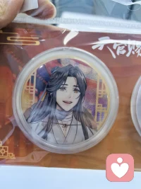 不喜欢社交，不喜欢逛街，喜欢一个人安静的喝茶看书，或者一个人做家务。也喜欢作为倾听者去倾听不同人的故事。配图