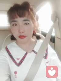 大年初五迎财神，许个愿！祝我们，健康又有颜，兜里永远有花不完的钱，若非要一份缘，就让财神和我们家最有缘！财来，钱 来，钱从四面八方来！[合十][合十][合十][合十][合十]配图