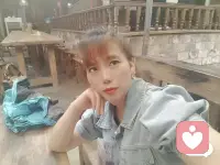 世界上最好喝的水是薪水， 最美的花是有钱花， 生活是灯 ，工作是油，要想灯亮， 必须加油， 人活着忙是正常  累是必然，不要抱怨工作苦，想想花钱时的快乐， 在谋生的道路上，一定要好好生活也要照顾好自己的身体配图