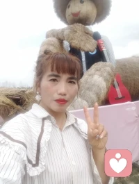 若有依靠没人愿意做女汉子，若能被呵谁不想小鸟依人。现实却告诉女人，不是你摔倒就有人扶你；不是你困难就有人帮你；
不是你缺钱就有人给你；不是你委屈就有人疼你。经历告诉女人，挣钱和谋生才是女人最大的清醒，别扯没用的情，握在手里的钱，永远比那抓不住的心更踏实。努力挣钱好好爱自己，才是女人最大的安全感，自立自强才能遮风挡雨，才是女人最大的靠山配图