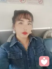 女人想要的，从不是多有钱的男人，而是藏在细节里的，真诚与踏实，刻在骨子里的责任和担当，还有独一份的偏爱。要一个温暖的怀抱、可靠的肩膀，一个天天惦记她的人；赚的不多，却舍得为她花，能给足安全感，能让她看得见未来，让她的笑容永远比泪水多，   就足够了！配图