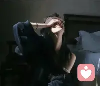 比起周旋于人情世故，八面玲珑
我更忠于自己的清醒，
别人怎么说，世界怎么变都没关系，
我自有我的节奏，不被推着向前。
不被裹挟，不被定义。