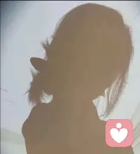 人可以和不爱的人过一生 
但和爱的人不行 
不爱是宽容 
但爱是苛刻
浓烈的爱和稳定的情绪
不可能共存