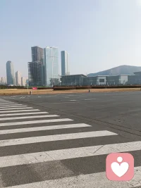 有时候心里装了太多事，
连倾诉都需要勇气。
没关系，不用硬撑，不用假装坚强，
我会安静听你说，
给你一份不被打扰的温柔与安心。
愿你被世界温柔以待。🌿
 
#情绪树洞 #心理陪伴 #倾听师配图