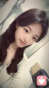 大家好呀，我刚来到这个软件，大家有什么不开心的，想倾诉的可以找我哦，最后给大家分享一下我的美照，谢谢配图