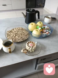 生活中的喧嚣，错综复杂的人际关系，亲情，友情，偶尔在某个情绪低落的时间，一切都深心疲惫倍，仓白无力，这个时候，会需要一个真正的知心朋友来陪伴。调解一下心情，用全新的角度去处理。告别昨天的自己，我们共同努力共同成长，让心灵有一个温馨的港湾！配图