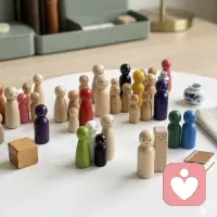 很多人会把自己的情绪藏得很好，因为从小就习惯了懂事。遇到问题先考虑别人，难过的时候也不太愿意表达。久而久之，别人就真的以为你什么都能承受。但其实再懂事的人，也会有需要被抱一抱的时候。配图