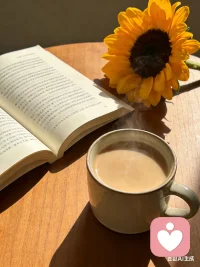 生活再忙，也别忘了抱抱自己。
那些藏在心里的委屈、压力和疲惫，都值得被好好倾听。
我在这里，不评判、不打断，只用心接住你的情绪。
愿每个深夜，都有人懂你的脆弱；愿每个清晨，你都能安心拥抱阳光。
好好爱自己，永远不算晚。