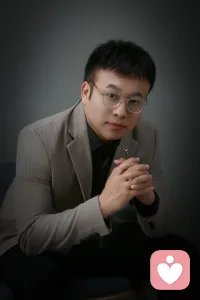 情绪疏导｜心理陪伴｜压力释放
焦虑、迷茫、自我怀疑
不用一个人扛
温和沟通、理性分析
帮你理清思路、找回状态
安心倾诉，隐私保密