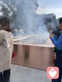 今年初三去的龙华人流堪比南京路！配图