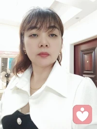 耐心温柔，情绪树洞，不打断、不评判、不敷衍。
愿意认真倾听你的烦恼、压力、委屈与心事。
安心倾诉，我在这里，一直陪着你。
 
标签
 
情绪疏导、情感陪伴、深夜倾听、压力缓解配图