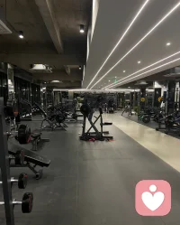 把汗水留在健身房，把疲惫和坏情绪一起消耗掉💪
器械是沉默的伙伴，镜子里的自己是最好的见证。
自律不是苦行，是让身体和心情都慢慢变轻盈的魔法✨
每一次发力，都是在和更舒展的自己相遇。
 
 