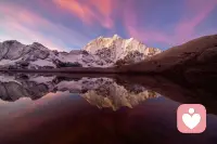 你多久没好好听过自己说话了？
我在珠峰东坡的湖边，对着这座8000米级的雪山，坐了整整一个小时。
没有信号，没有消息，只有风穿过石缝的声音，和湖面碎掉的光。
那一刻我突然明白：
我们总在忙着回应世界，却忘了要先拥抱自己的情绪。
如果你也觉得心里堵得慌，不妨来我这里坐坐。
我不用你讲道理，我只听你说。配图