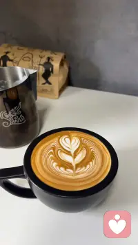 心里堵得慌、没人说、不敢说？
情绪积压、失眠焦虑、人际关系内耗，别一个人硬扛。我是专业倾听师，温柔陪伴、耐心倾听、严格保密，不评判、不说教，只做你最安全的情绪出口，帮你慢慢松口气，找回平静与力量。配图