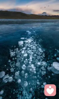 看贝加尔湖的气泡在冰里静静生长🌊
心里堵得慌就来找我，倾听师不教你坚强，只陪你把委屈慢慢说透。配图