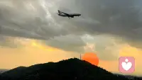 “他不懂我的欲言又止，我猜不透他的沉默寡言”
“亲密时的犹豫，是我藏了很久的秘密”
“关于身体的不安，我连闺蜜都没说过”
你是否也有过这样的时刻——
在两性关系里，有些话卡在喉咙，
那些关于欲望、边界、不安的困惑，
像被锁住的情绪，无人可诉，只剩内耗。
我是你的两性倾听师，
这里没有评判，只有全然的接纳；
没有说教，只有深度的共情。
你可以放心聊：
• 亲密中的心理挣扎（渴望被理解，却怕被贴上“矫情”标签）
• 身体焦虑的隐秘角落（对自己的不自信，对伴侣的顾虑）
• 关系里的模糊地带（拒绝的勇气，需求的表达）
这些“难以启齿”，不是你的错，
只是你需要一个安全的出口。
把那些压在心底的纠结、迷茫、不安，
慢慢说给我听。
我会陪着你，
在倾听中梳理情绪，
在共情中找到答案，
让每一份亲密困惑，都有被看见的可能。
“你的秘密，我守口如瓶；你的情绪，我全心接住。”
点击私信，来一场属于你的「两性困惑树洞」对话。配图