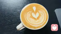 连日阴雨，湿气裹挟着沉闷，一杯拉花咖啡，开启倾听师平淡又温柔的日常。
一位长期来访外出旅居一月，闲谈时随口问起是否想家。对方坦言偶尔惦念家乡，言语间，却藏不住旅途舒展的松弛与欢喜。
很多人压抑许久，终会借远行治愈自己。我静静接纳每一份情绪起落，守着一方安稳，等候每一颗奔波过后，慢慢归位的心。配图