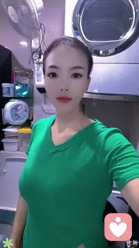 世界很吵，我在这里安静等你
倾听你的情绪，接纳你的脆弱
往后余生，以心为灯，温暖同行配图