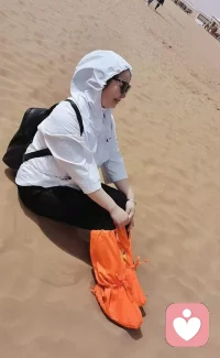 黄沙漫漫
偷得片刻独处
放下人间琐碎
好好倾听内心