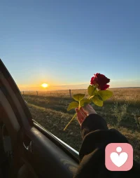 你说的每一个字，我都认真对待；你藏的每一份情，我都用心感受。倾听，从不敷衍。
​配图