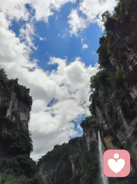 白天迁就生活，晚上打理灵魂，生活很累但不能撤退配图