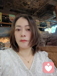 当你需要一个倾听的人诉说，我会在这里一直等着你，不管是悲伤与困惑或快乐，配图