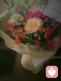 5月25日，记得“我爱我”，不必讨好世界 ，好好偏爱自己。因为你的心理健康比工作重要，比金钱重要，比别人的闲言碎语更重要！配图