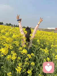 我喜欢你把大事小事都告诉我，更喜欢当我不在的时候，你给我发一大堆消息，让我感觉有被在意，也会让我觉得你是想我啦！

至今为止，我仍觉得分享欲是最高级的浪漫，当你什么事都愿意跟我分享的时候，就是我最有安全感的时候！

如果有人问我:
思念到极致是什么感觉?
我会说:
每次手机一响，我都希望是你。配图