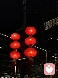 人活到某个阶段，
就会明白庄子说的那句话,

独与天地精神往来,
风吹到哪里都能安放好自己,
（来啥体验啥 啥都好）

竹子空心才坚韧,
人心放空才从容……
（去我执）
​
​