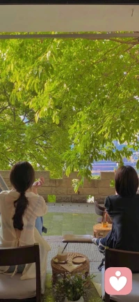 在这里，你可以放心说出你所有情绪和心事，不用伪装，不用解释，我会安静陪伴，认真倾听，陪你慢慢梳理心情，给你一份被看见被理解的温暖配图