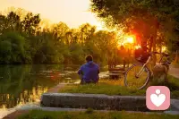 你真正的灵魂伴侣他（她）在哪里呢？他（她）又是谁呢？通过催眠体验，我会带你到潜意识里看到他（她）。这次的心理疗愈特别适合单身，一直未找到合适的伴侣的人群开启心灵之旅[玫瑰]只做高质量的心理咨询，倾听服务。属于你一个人的心灵疗愈师。配图