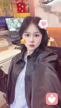 我不是万能的，但我愿意做你情绪的树洞，如果你不想跟家人说，不想跟朋友讲，或者你只想单纯找个人安安静静地陪你说说话——我在这儿配图