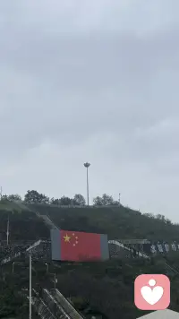 不必言语，
点赞亦是相逢，
感恩所有温柔相伴
看我们一个中国
