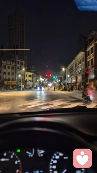 人生是一场没有剧本的直播，总会出现意想不到的状况。琐事也好，烦恼也罢，你别无选择，也无法逃避。穷人如此，富人也是如此；小人物如此，大人物也是如此。
你不为赚钱辛苦，就要为省钱发愁。成年人的世界，除了开心，就是不开心；除了容易，就是不容易。
安🌹🌎配图