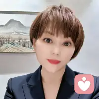 人这一辈子，想要掌控命运，
首先要掌控自己，
而想要做到真正掌控自己，
则要从养成好习
惯开始。当你变得优秀，
全世界都会变得美好起来。早安配图
