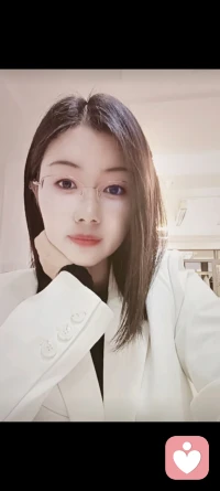 用心倾听，
用爱陪伴。
允许你脆弱，
允许你表达，
允许你做自己。配图