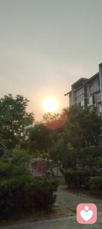 暮色安然晚风轻缓，沉淀心绪，心怀热爱静待来日星光！配图