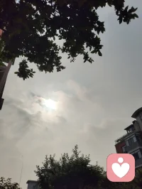 日耀凝云，光散为暖。
太阳的光晕凝成一朵温柔的云，恰如我以宇凡道为灯，照进每一片迷茫里。光为云生暖，我为众生生安，护着每一颗心，予您温柔，予您力量，予您一生安稳与光亮！配图