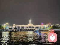 宇纳千般风月，凡守一颗初心。花艳如泽，清欢予你守山河，以海河烟雨为诗，以人间挚爱为道，携满心温柔与书香，与给力共生，渡岁岁人间温暖。配图