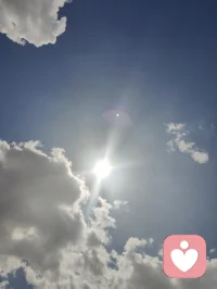宇凡心怀光明，暖阳相伴艳泽高照，遥望天边云卷云舒！配图