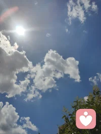 宇凡心怀光明，暖阳相伴艳泽高照，遥望天边云卷云舒！配图