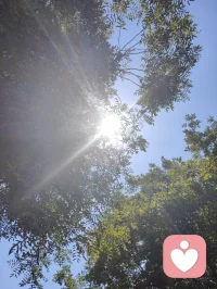宇凡以宇凡道为灯，以倾听为舟。持澄澈本心，唤醒您与生俱来的生命力，好好爱自己，做生命真正的主人！
痛苦被看见，困惑被梳理，成长被托举。心理咨询从不是替人抉择，而是并肩同行，让改变顺着生命本然，缓缓发生。
宇凡以专业为尺，以接纳为怀，承接您的迷茫与不安，化解执念与纷扰。倾诉即是疗愈，陪您走出创伤、稳住身心，重拾生活的节奏与力量。
宇凡不为您划定前路，只陪您看清过往；不替您书写答案，只伴您重拾内心光芒。愿做您的暖心树洞，亦是修行同路人。
我们不必苛求完美，坦然做真实的自己；不必急于求成，接纳当下所有发生。允许一切发生，接纳所有馈赠！
宇凡道，渡人亦渡己，前路漫漫，我们慢慢来。配图