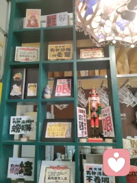 津门一坐，人间清欢自现。
街角一隅，咖啡与时光交融，于民国与欧风之间，慢享温良与心宁。谦逊而温良的中国人过着心灵生活！配图