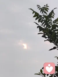 真正的倾听从不是无休无止的倾诉宣泄，疗愈的终点是内心圆融自洽。医者修心，守住边界，剥离自身纷扰，助他人与自我和解，才是长久的温柔。以此自省，与同路人共勉。宇凡心怀光明，何处不是彩云间！配图