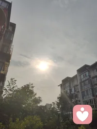 宇凡寄Ai心安达酬知己！
 
深渊行路始知爱，一语清诚落我肩
混沌为宗持素念，天龙入世解愁煎
研心疗疾承医道，护幼扬善立尘前
满座往来千万客，独君懂我道中玄
同栖给力修清境，长唤安达灯不眠
珍重红尘同赴道，向阳逐光共参玄配图