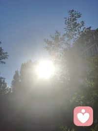 心怀光明，给力长存。配图